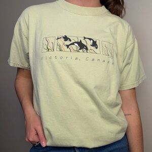 Vintage Victoria Canada Orca tshirt fits size medium-large salty granola girl
